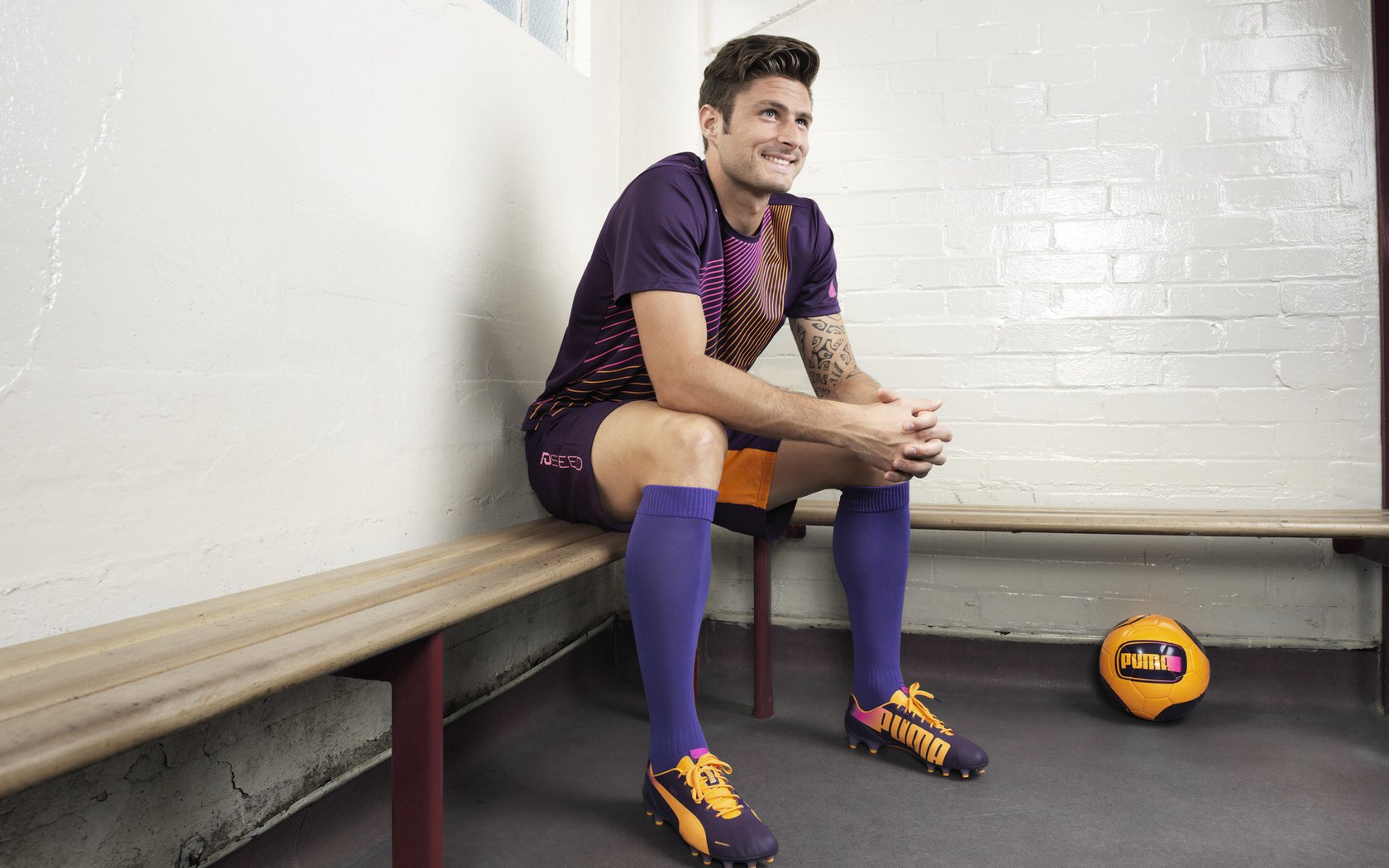 中超榜首大战上海海港击退山东泰山 保持联赛不败金身，新赛季中超上海海港队